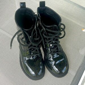 PRE-OWNED. Wonder Nation Little & Big Girl Patent Lace-up Fashion Boot